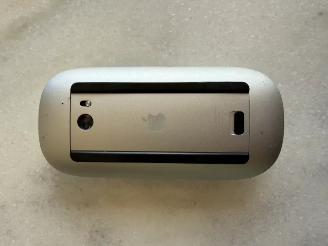 Magic Mouse 1 (primeira geração) modelo a1296