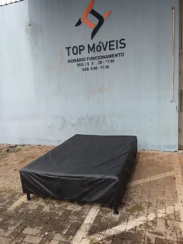Vendo base de cama box casal USADA ENTREGA dentro de Uberlândia MG