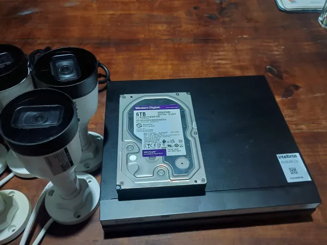 Nvd por Intelbras 8 canais +8 câmeras +HD 6tb