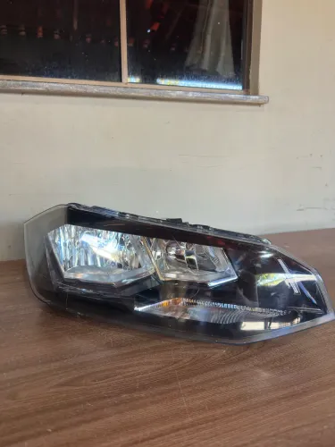 Par de Faróis Originais Volkswagen Polo MSI 2020 (2018-2022) - Excelente Estado