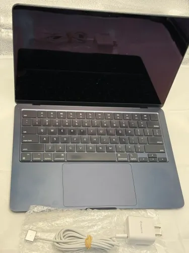 MacBook Air M2 16RAM 1T