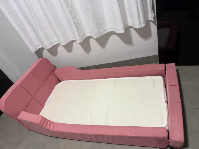 Cama montessoriana infantil