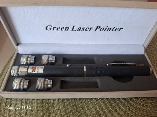 Vende-se caneta de laser verde