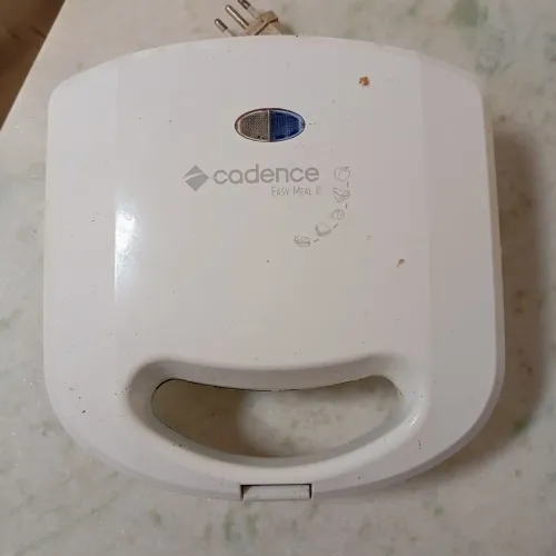 sanduicheira Cadence, modelo Easy Meal II. 