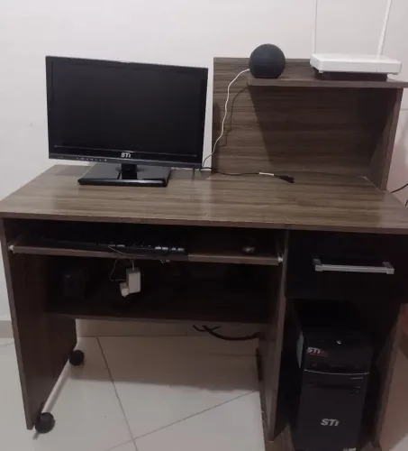 Vendo computador em ótimo estado de conservação. Computador+teclado+2 caixas de som
