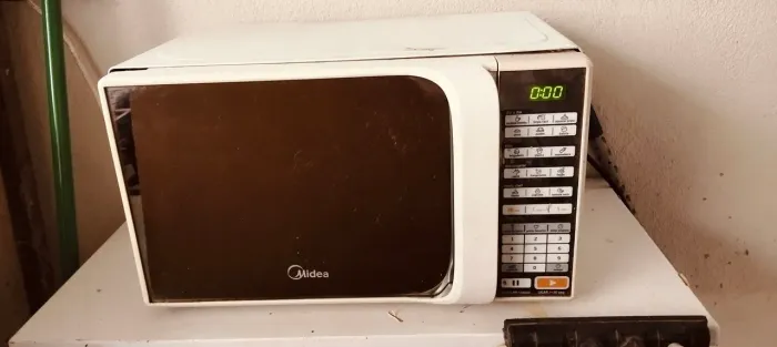 Microondas Midea 20l