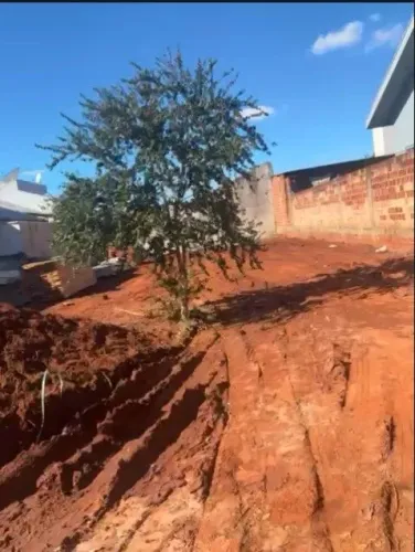 Terreno à venda com 251,25 m², localizado no Jardim Veneza em Terra Roxa-PR. ? Terreno pla