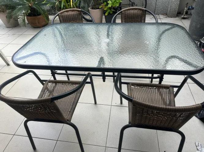 Mesa de vidro 4 cadeiras