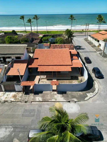 Aluguel casa comercial em Jacarecica - 217m² de área, a 50m da praia