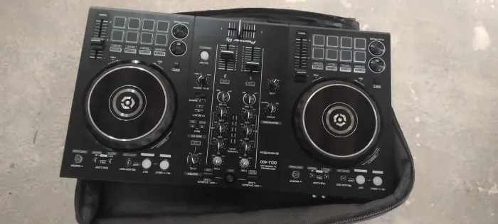 Mesa DJ Pioneer DDJ 400