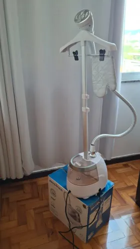 Vendo Passadeira a vapor BVPO3B Britania, seminova, foi usada somente 3 vezes 