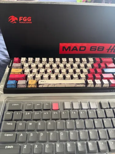 Teclado Mad Lions 68 HE (Switch Magnético) + Keycaps Custom - 6 meses de uso
