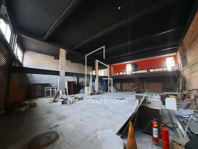 Salão comercial com 355m² na Av. Teotônio Vilela