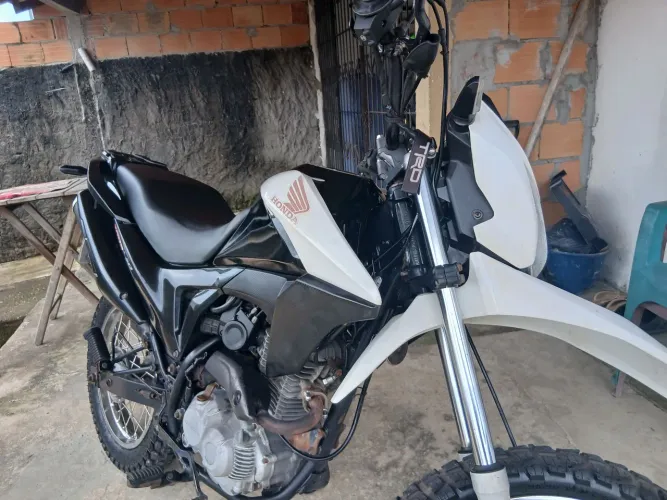 Vende-se moto broz160 ano 2018