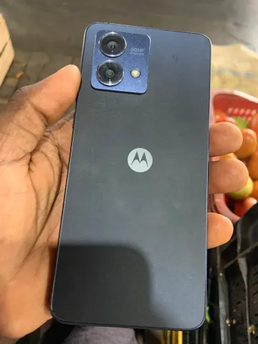 Moto G84