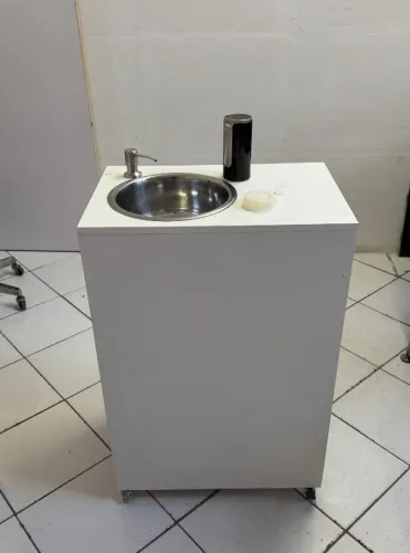 Balcão portátil com lavatório