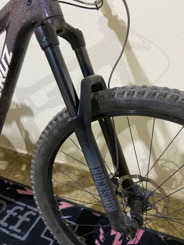 Suspensão rock shox 35