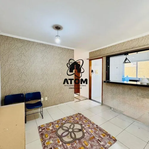 Casa em condomínio fechado disponível para venda