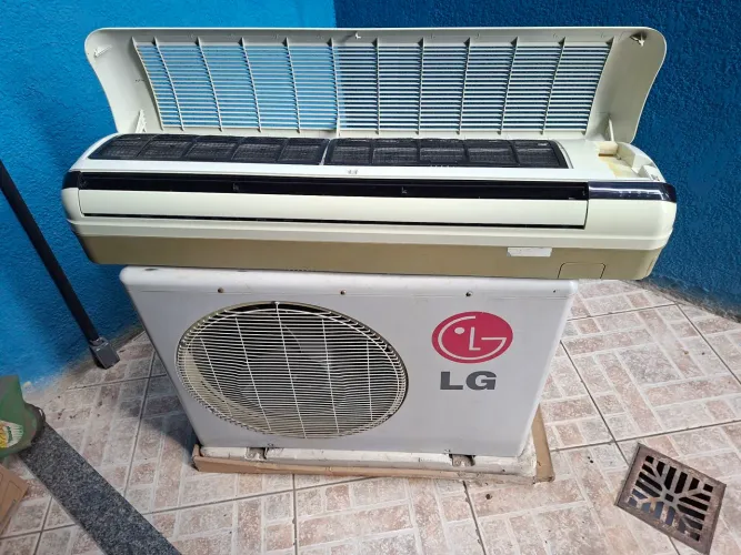 Ar condicionado LG 18.000 btus - Quente / Frio