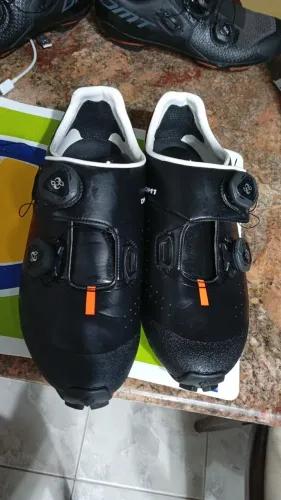 sapatilha mtb BMT DM1 carbono numero 40 brasil , tacos shimano incluidos