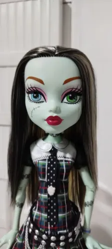 (Reservada para Rafinha) Boneca Frankie Stein Frightfully Tall 43cm Monster High
