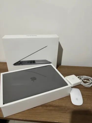 MacBook Pro 2020 i5 