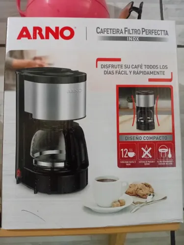 Vendo cafeteira ,inox Arno/na caixa. Nunca usada