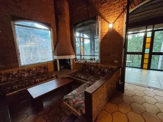 Casa na Serra em Penedo com 5 Quartos, 3 Suítes, Lareira e Espaço Gourmet