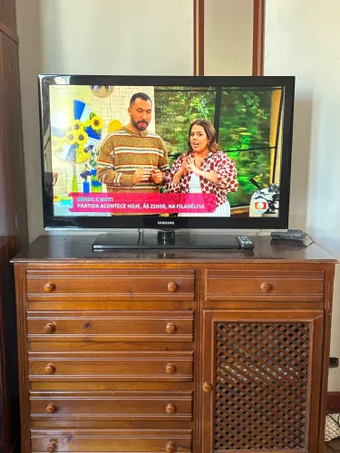 Cômoda com TV