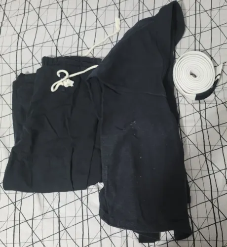 Kimono de Judô Infantil Preto Tamanho 1 - Completo com Faixa - Seminovo