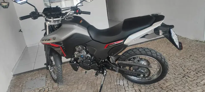 Yamaha 250 Lander Connected