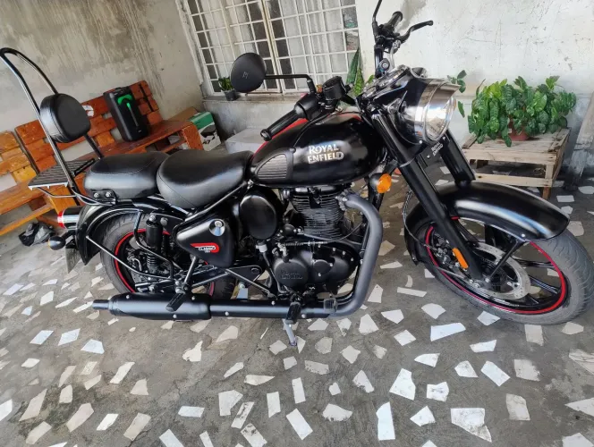 Royal Enfield Classic Dark 24/25