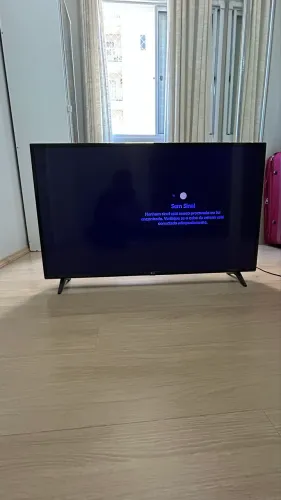 TV LG Smart 43" webOS - Detalhe na tela | Leia a descrição