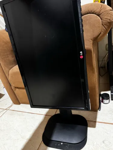 Troco monitor LG 22 polegadas Full HD