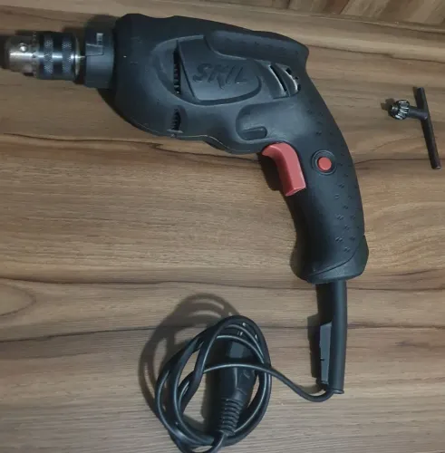 Vendo furadeira.