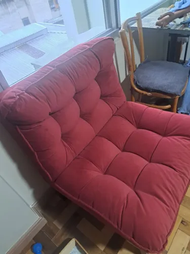 Vendo poltrona muito confortável 90 cm de altura, 70 cm de largura 50 cm de profundidade