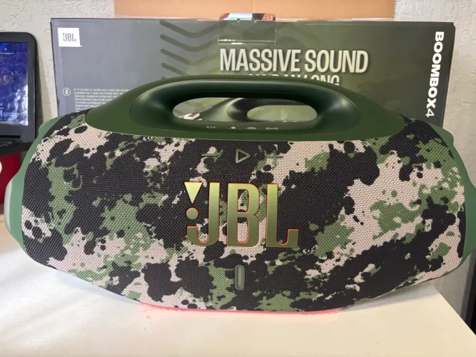 JBL Boombox 4
