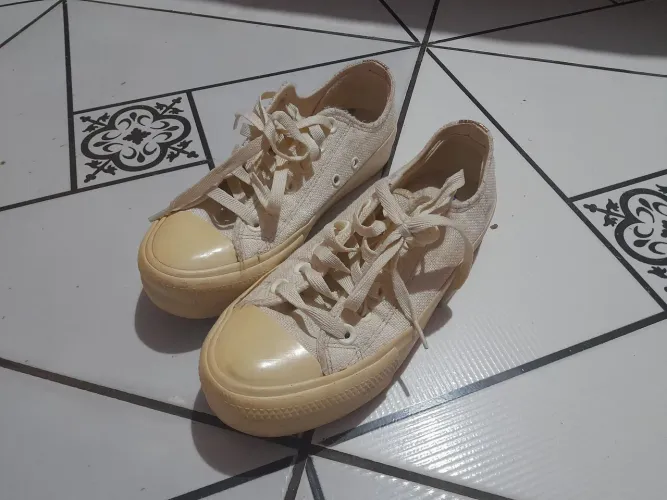 DESAPEGO Tênis Converse All Star Off White Feminino