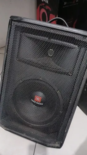 Caixa JBL MG600