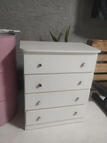 Cômoda 4 gavetas