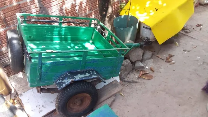 Reboque para moto junto com ingate.