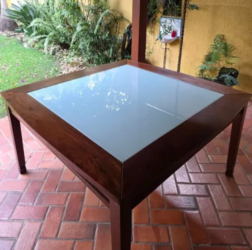 Mesa Quadrada Jacarandá Maciço Legítimo + Tampo de Vidro