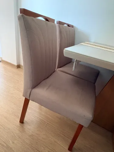 Mesa para sala com 4 cadeiras