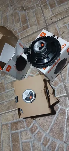 Alto falantes jbl