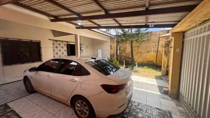 Casa com 3 dormitórios à venda por R$ 450.000 - Centro - Cruz/CE