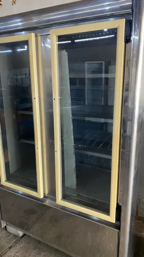 EXPOSITOR DE FRIOS E LATICÍNIOS INOX DUAS PORTAS.