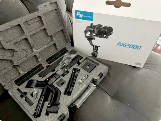 GIMBAL AK 2000 PROFISSIONAL PRA CAMERAS PESADAS E LENTES ROBUSTAS .