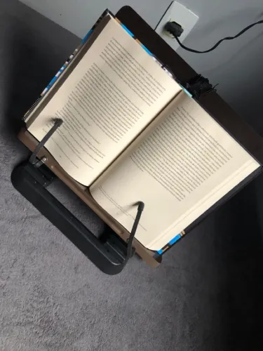 Suporte para leitura de livros e afins 