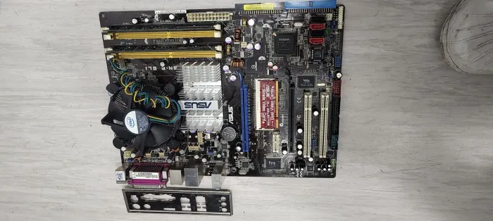 ASUS P5N-E SLI 4gb DDR2 core 2 duo