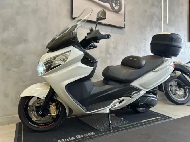 MAXSYM 400I- Financia ate 48x - Linda - Faby